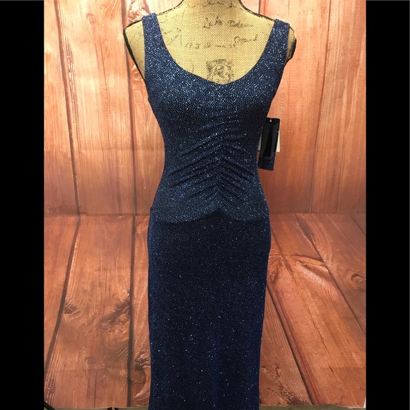 City Triangles Dresses & Skirts - 🆕 City triangles size small navy sparkly dress